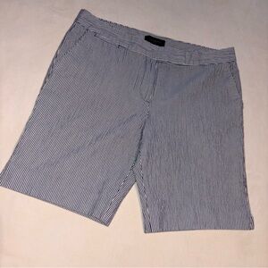 Talbots Bermuda Walking Shorts Sz 12p Blue/ White Seersucker Dress Pinstripe
